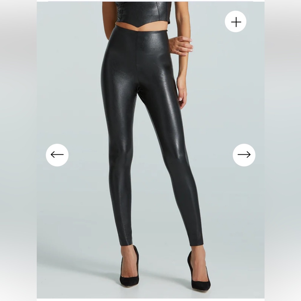 • Commando • Women’s Faux Leather Legging Black
medium